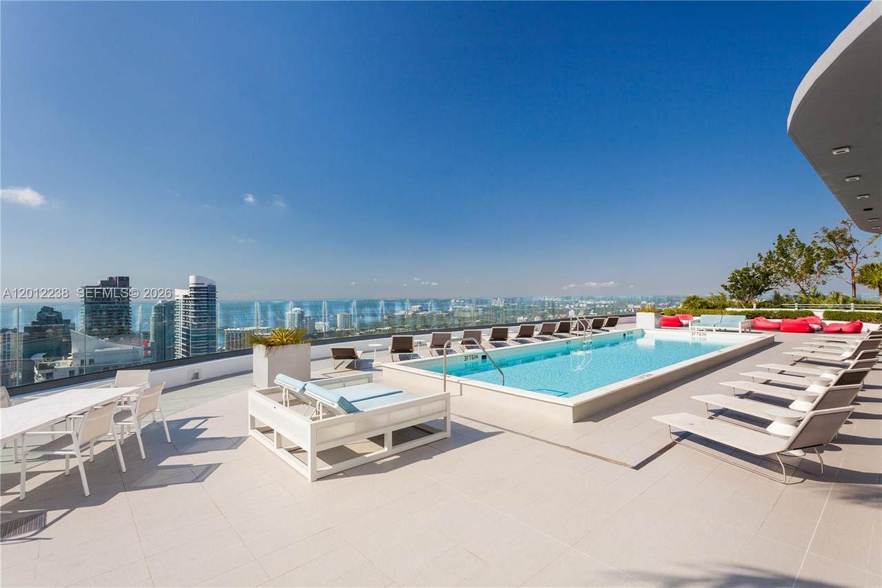 https://bt-photos.global.ssl.fastly.net/miami/1280_boomver_1_A12012238-2.jpg