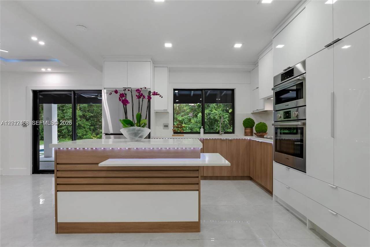 https://bt-photos.global.ssl.fastly.net/miami/1280_boomver_1_A12012468-2.jpg