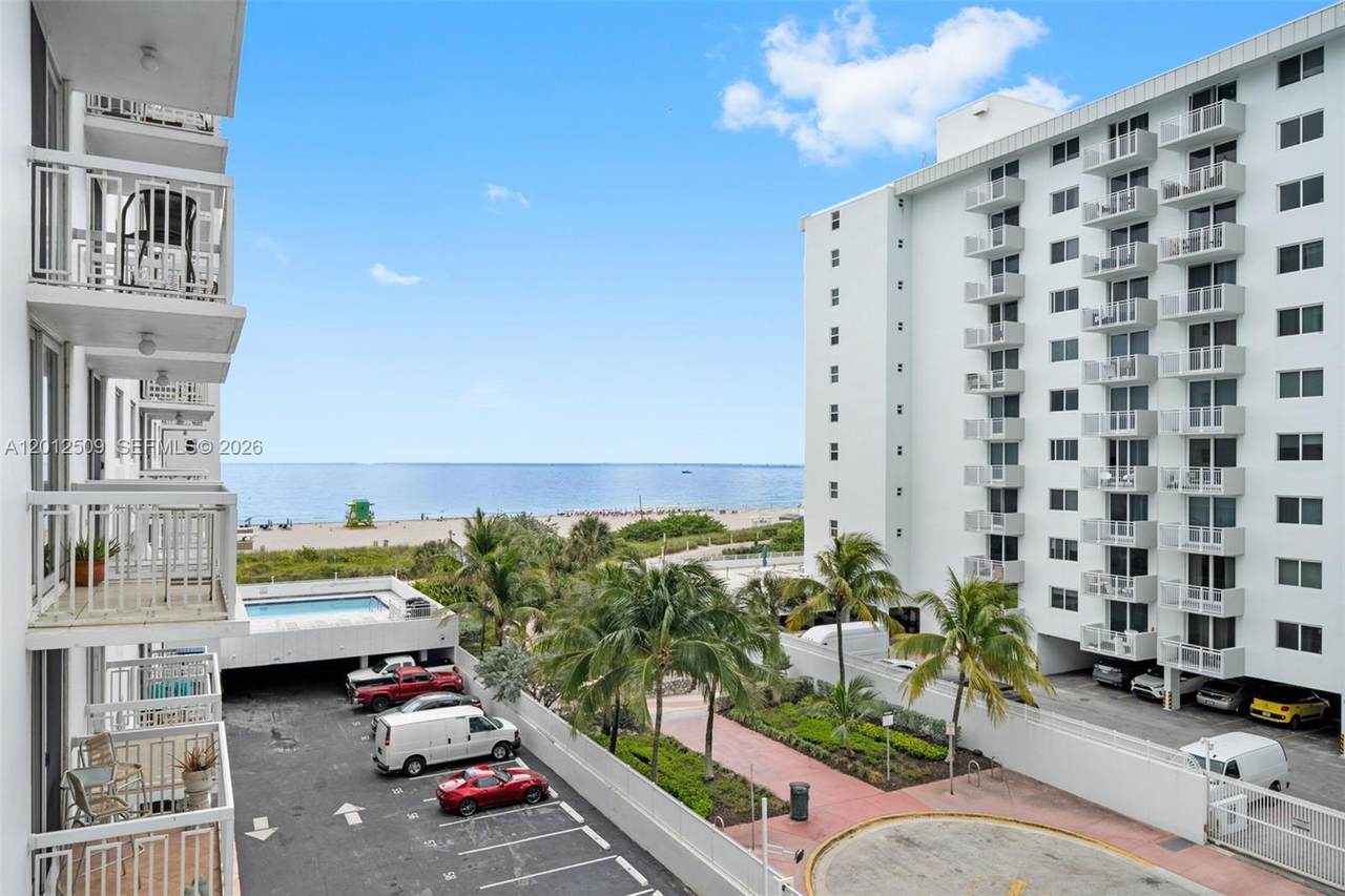 401 Ocean Dr - Photo 1