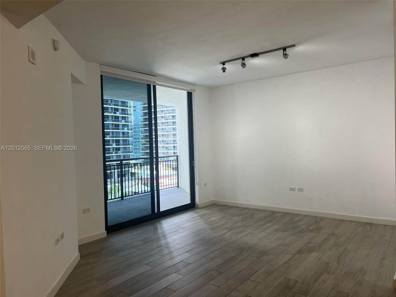 https://bt-photos.global.ssl.fastly.net/miami/1280_boomver_1_A12012565-2.jpg