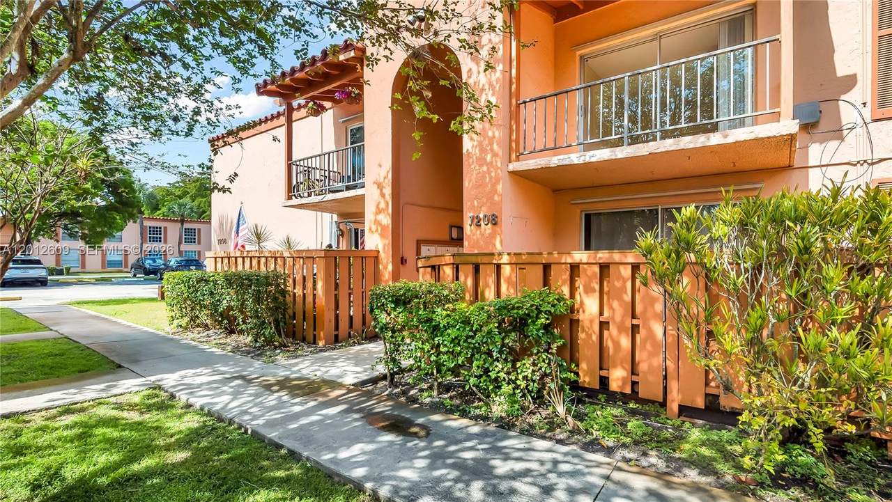 7208 Fairway Dr - Photo 1