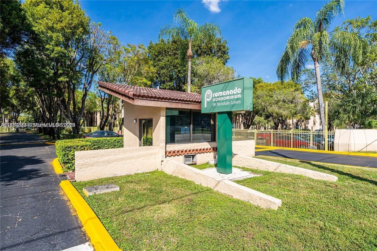 14525 Kendall Dr - Photo 1