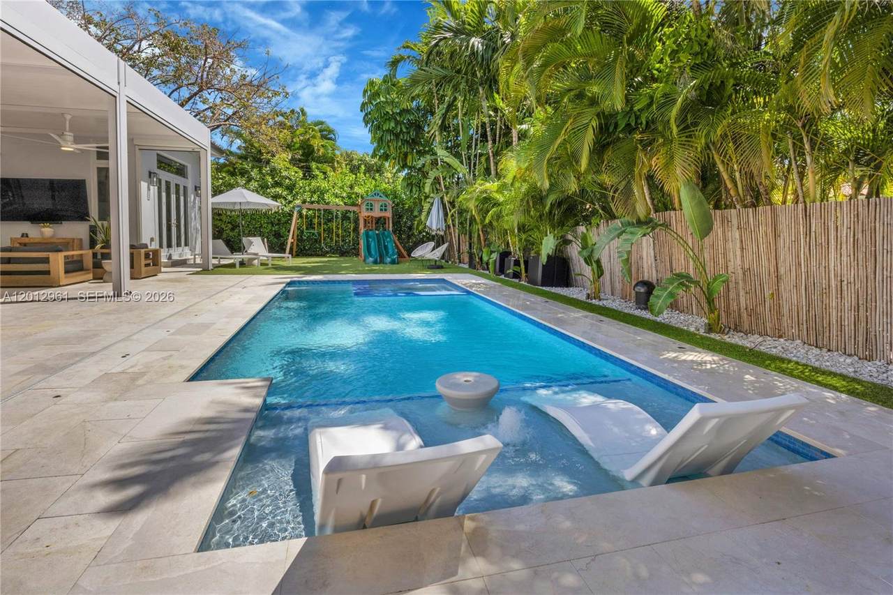 https://bt-photos.global.ssl.fastly.net/miami/1280_boomver_1_A12012961-2.jpg