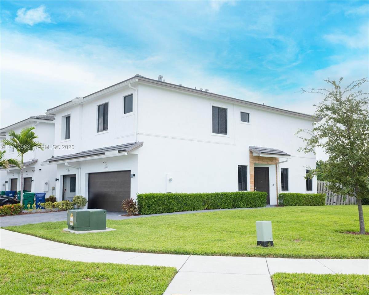 https://bt-photos.global.ssl.fastly.net/miami/1280_boomver_1_A12012963-2.jpg