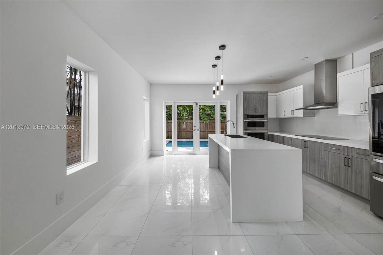 https://bt-photos.global.ssl.fastly.net/miami/1280_boomver_1_A12012972-2.jpg