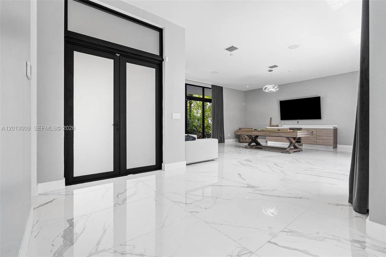 https://bt-photos.global.ssl.fastly.net/miami/1280_boomver_1_A12013009-2.jpg