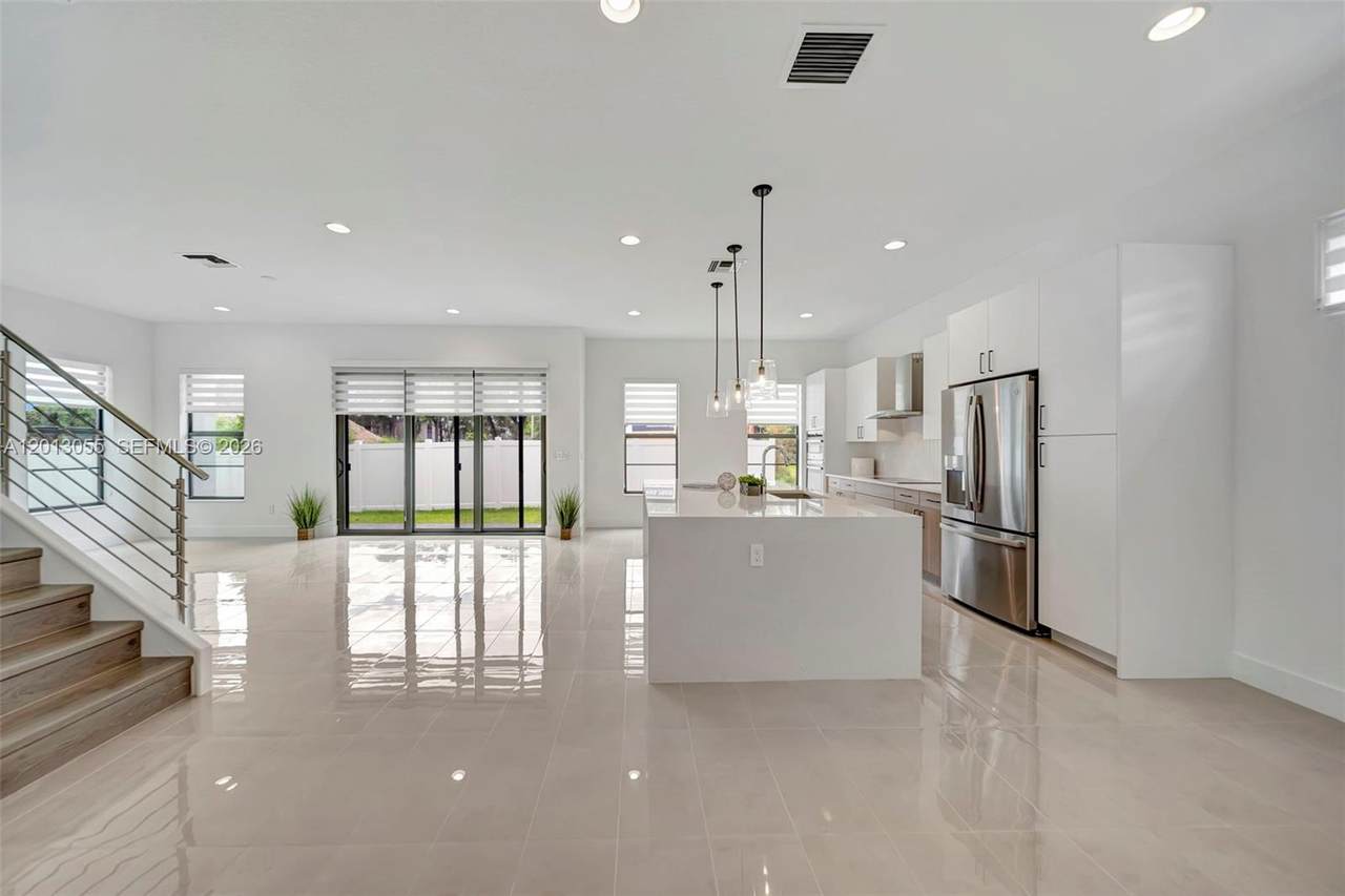 https://bt-photos.global.ssl.fastly.net/miami/1280_boomver_1_A12013055-2.jpg