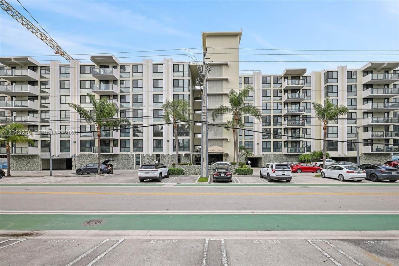 9800 Bay Harbor Dr - Photo 1