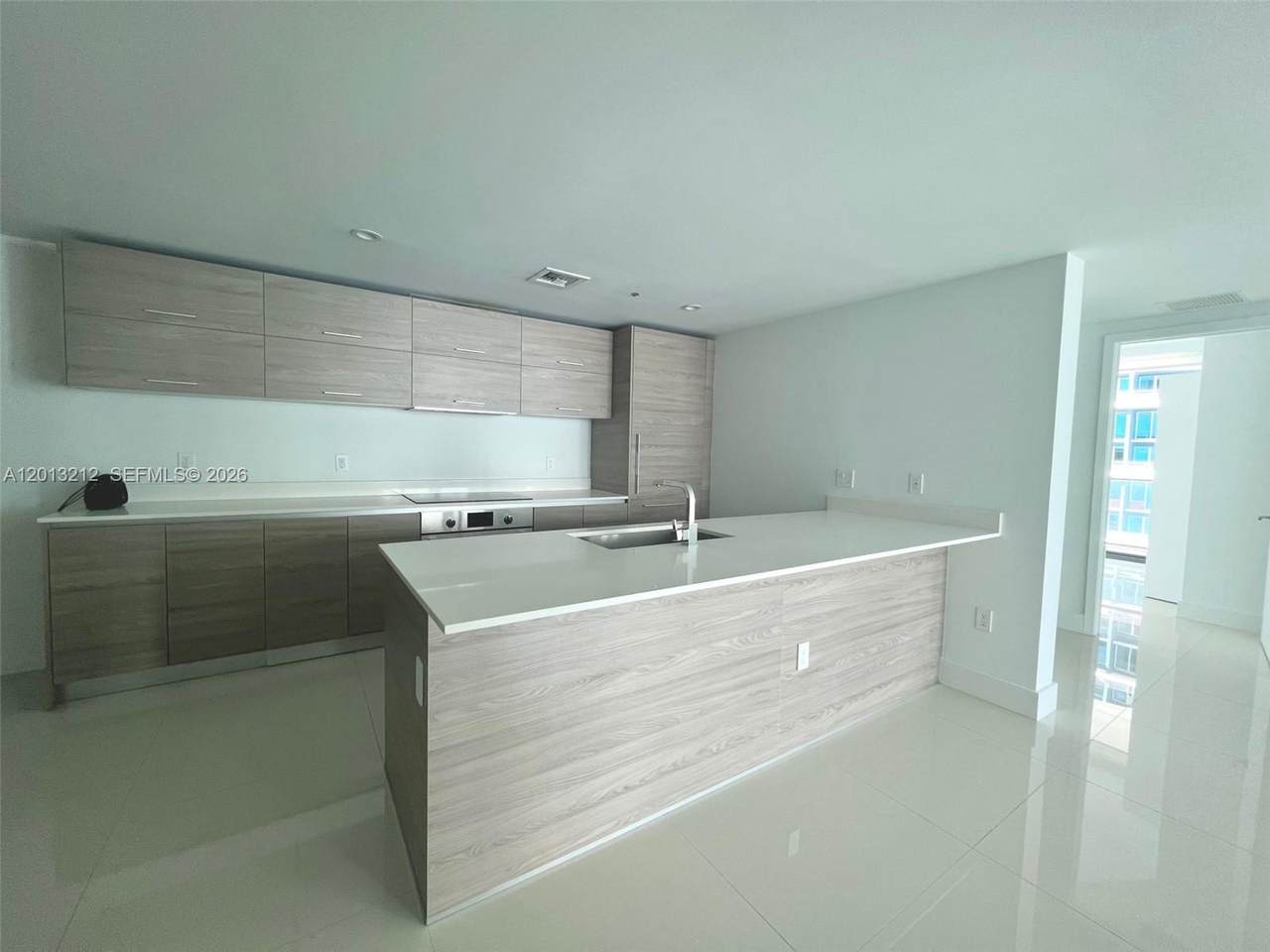 https://bt-photos.global.ssl.fastly.net/miami/1280_boomver_1_A12013212-2.jpg