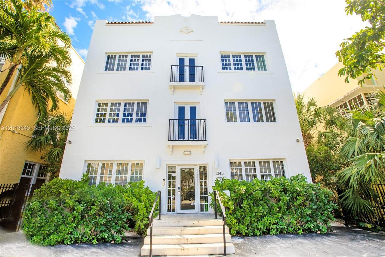 1345 Pennsylvania Ave - Photo 1