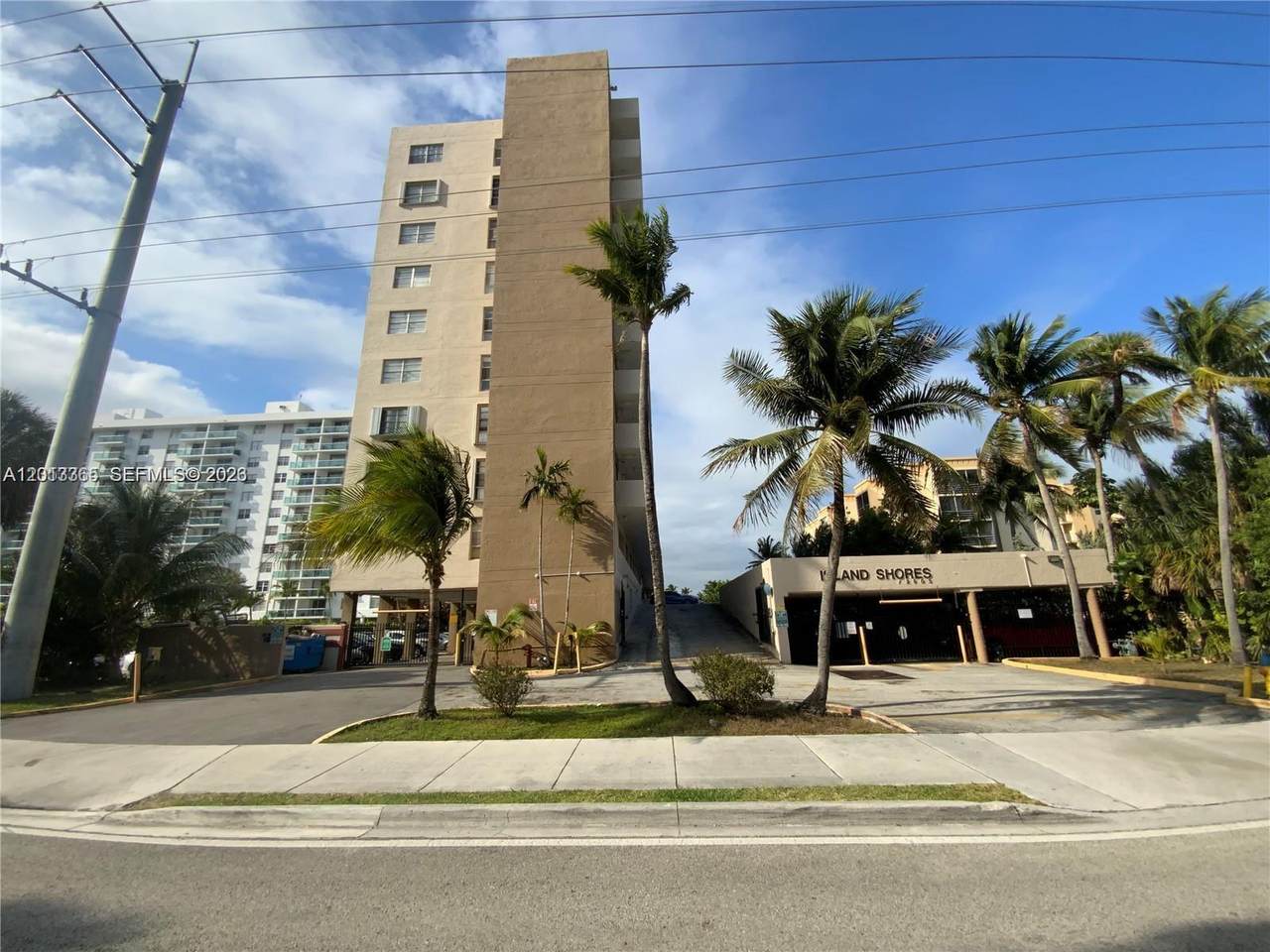 2903 Miami Beach Blvd - Photo 1