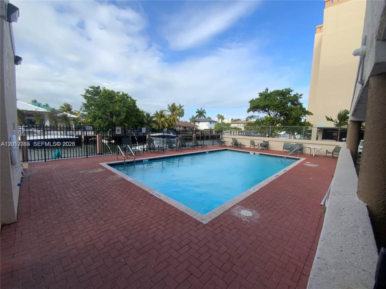 https://bt-photos.global.ssl.fastly.net/miami/1280_boomver_1_A12013365-2.jpg