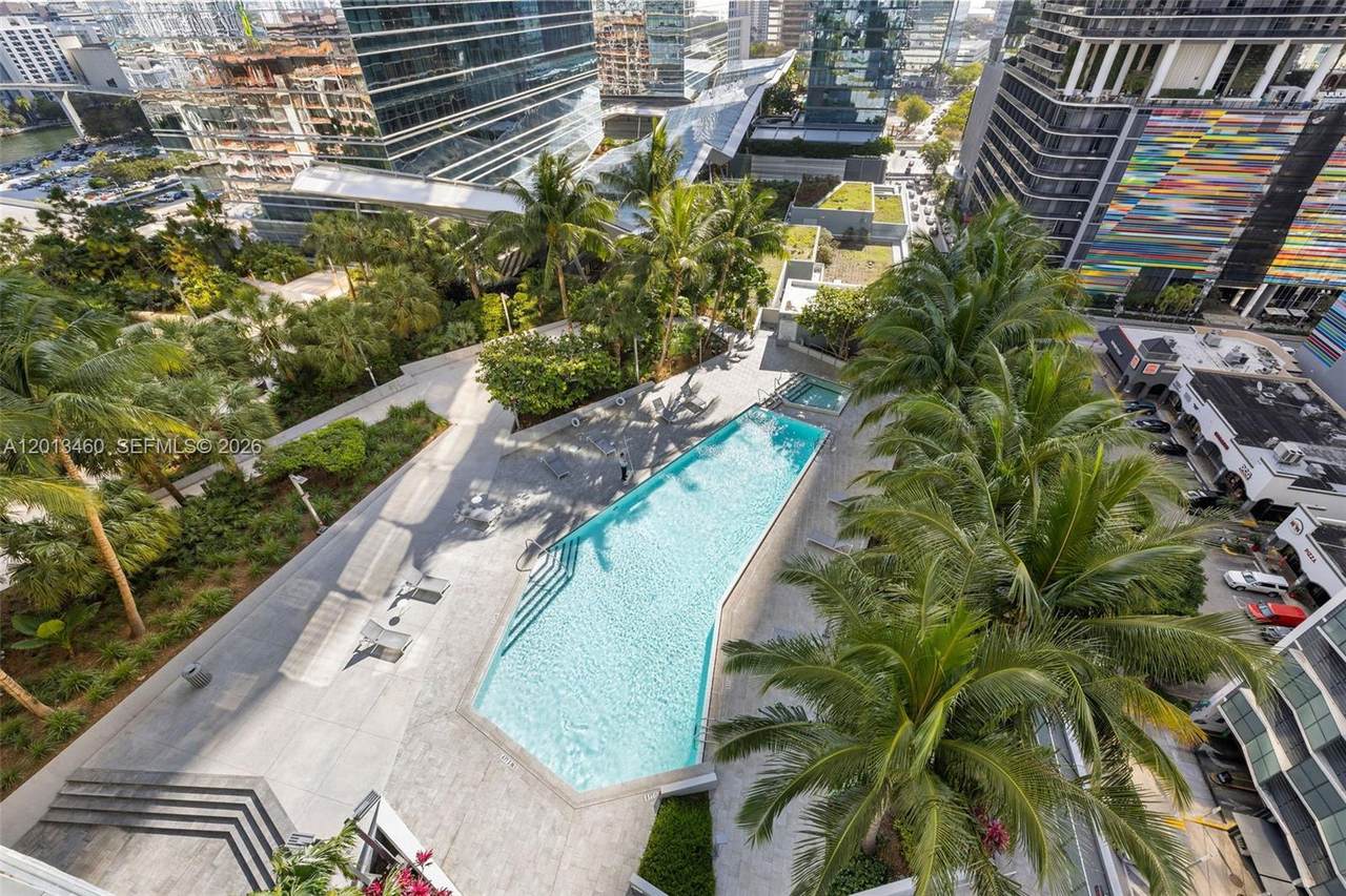 https://bt-photos.global.ssl.fastly.net/miami/1280_boomver_1_A12013460-2.jpg