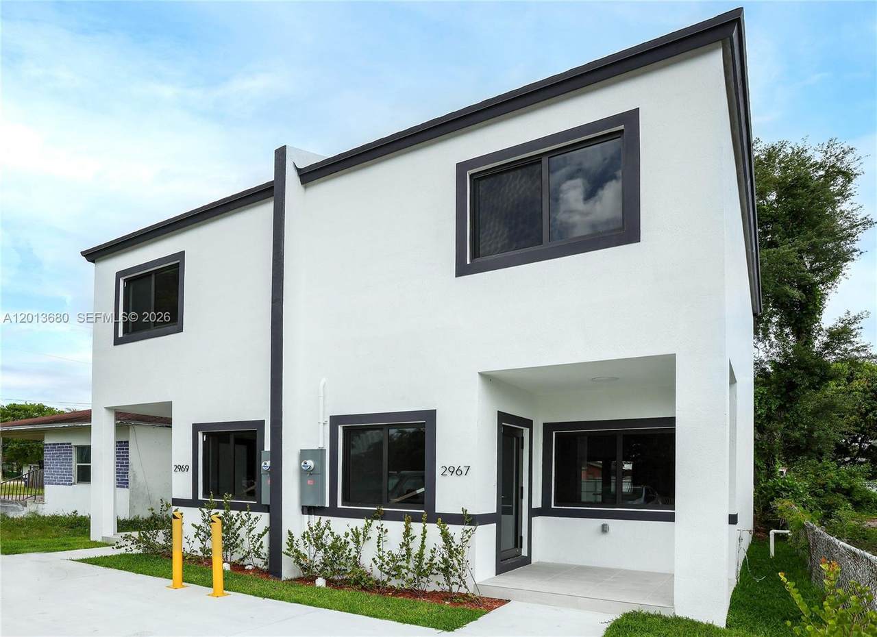 2967 59 St - Photo 1