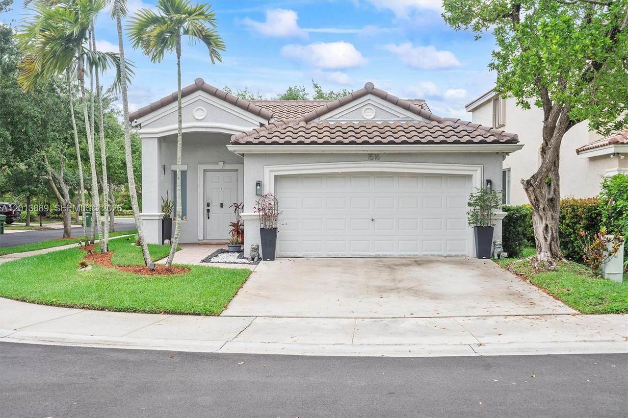 1516 Zenith Way - Photo 1