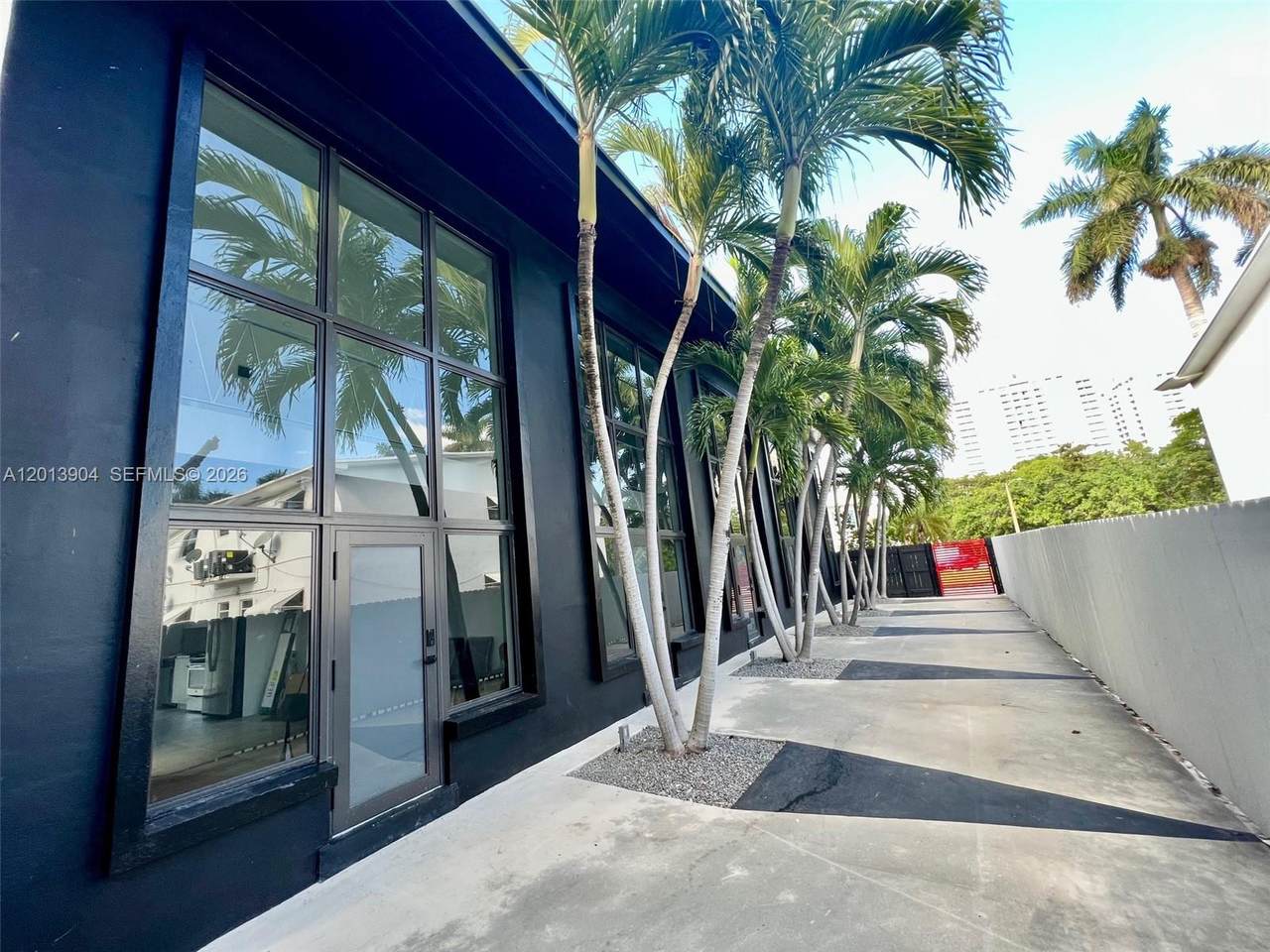 https://bt-photos.global.ssl.fastly.net/miami/1280_boomver_1_A12013904-2.jpg