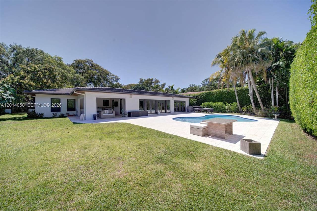 https://bt-photos.global.ssl.fastly.net/miami/1280_boomver_1_A12014050-2.jpg