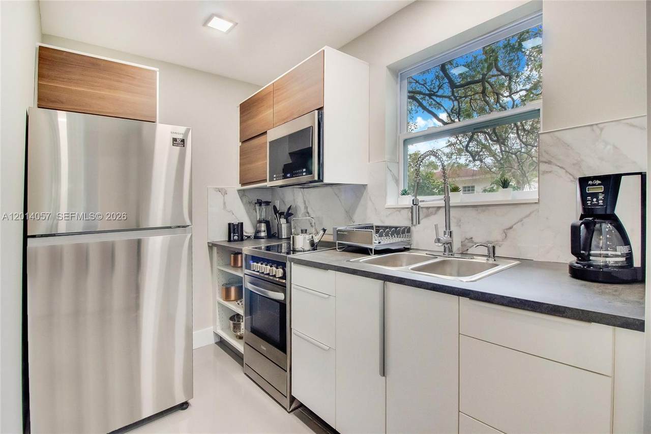 5530 5th Ave - Photo 1