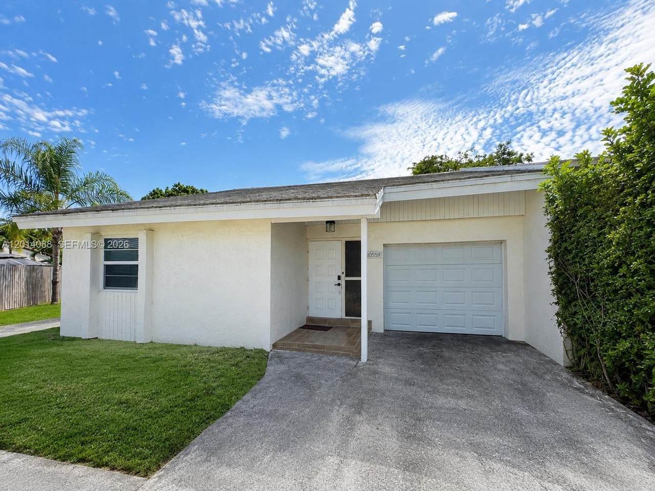 10559 La Placida Dr - Photo 1