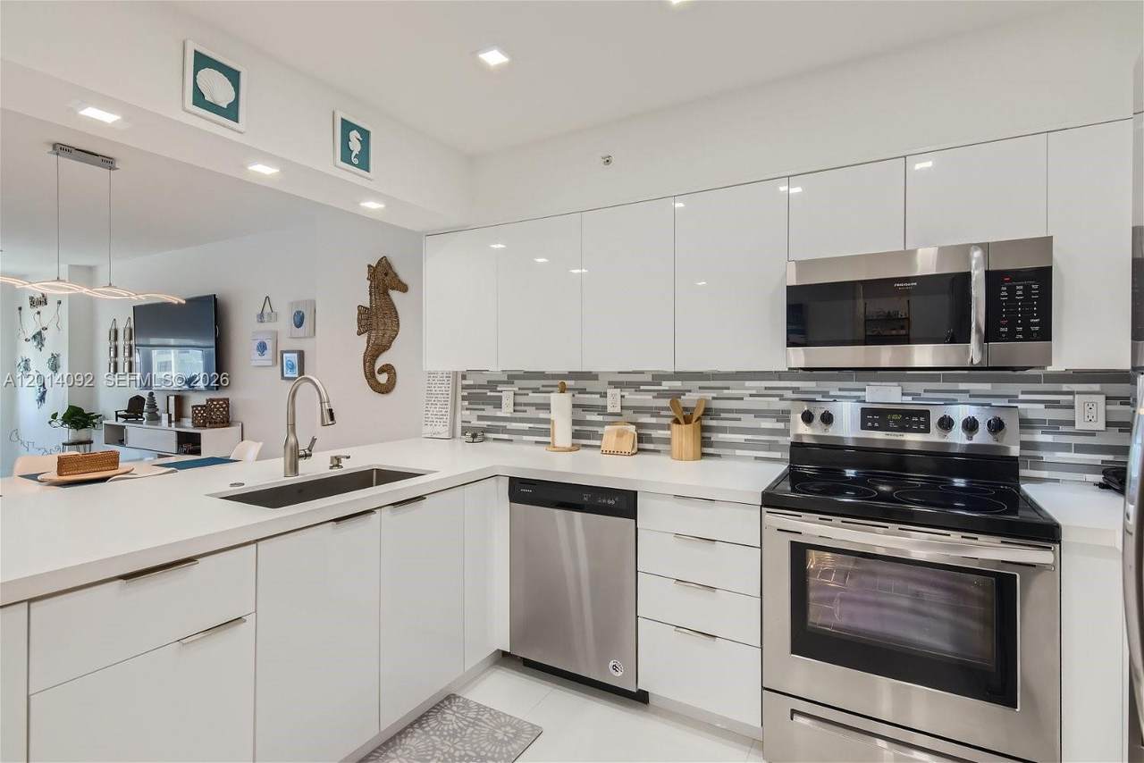 2501 Ocean Dr - Photo 1