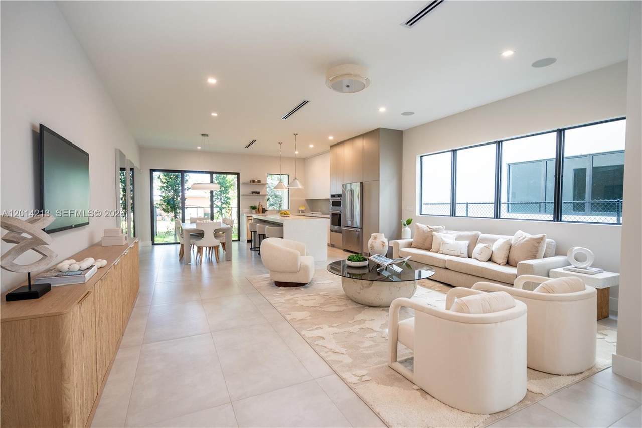 https://bt-photos.global.ssl.fastly.net/miami/1280_boomver_1_A12014213-2.jpg