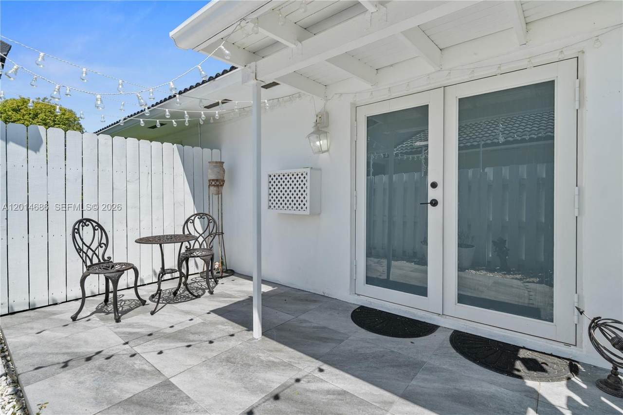 1204 143rd Ct - Photo 1