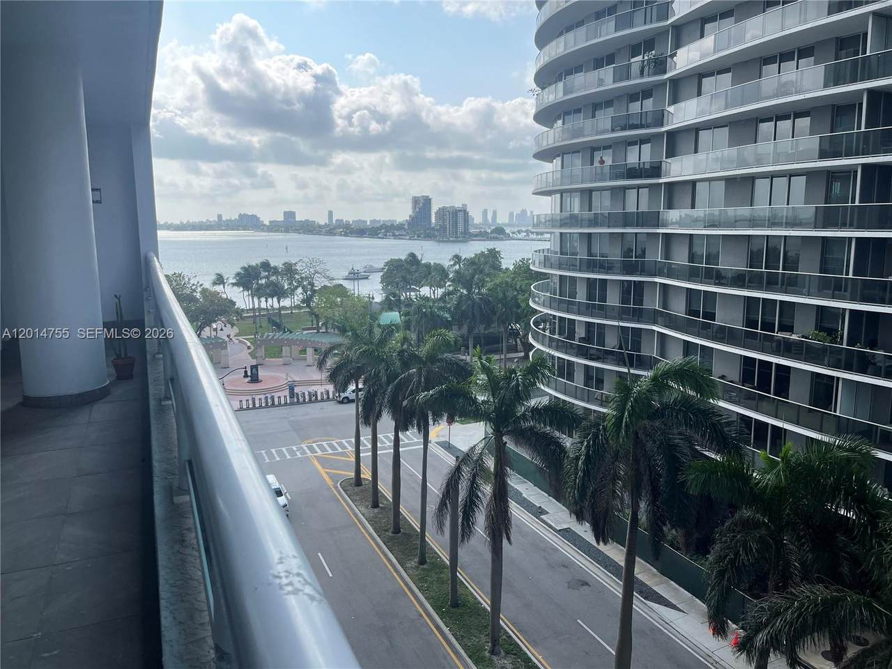 1800 Bayshore Dr - Photo 1