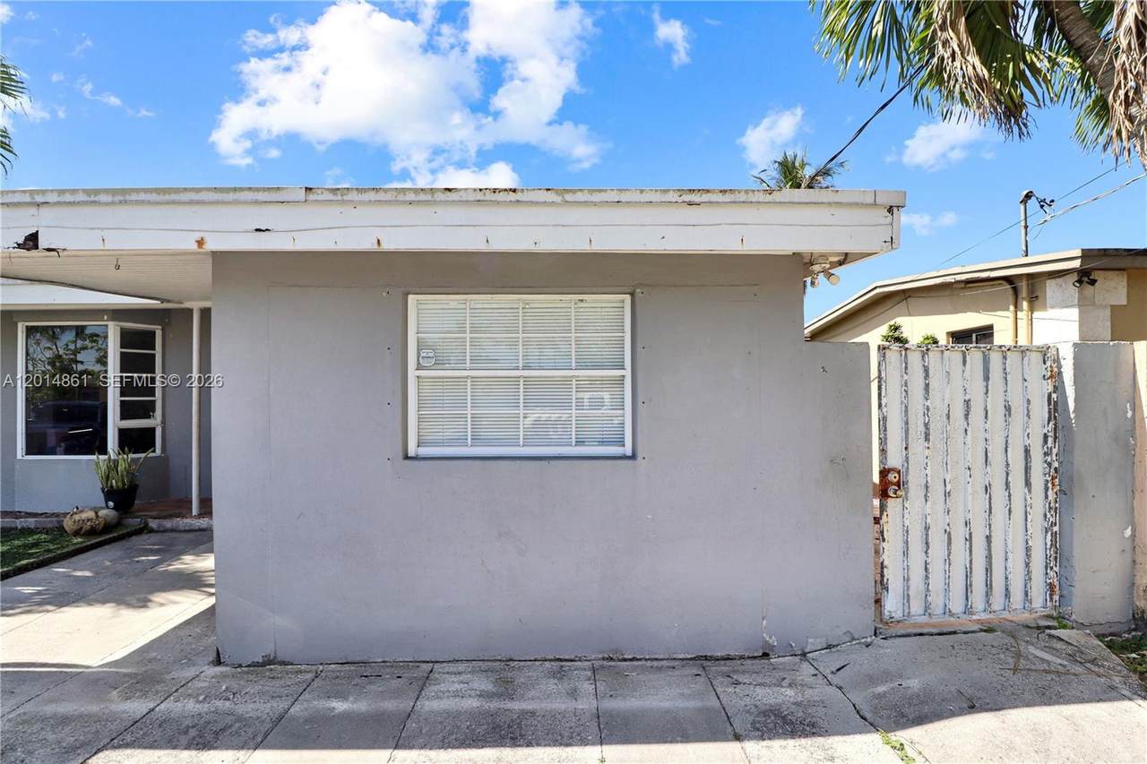 10710 43rd Ln - Photo 1