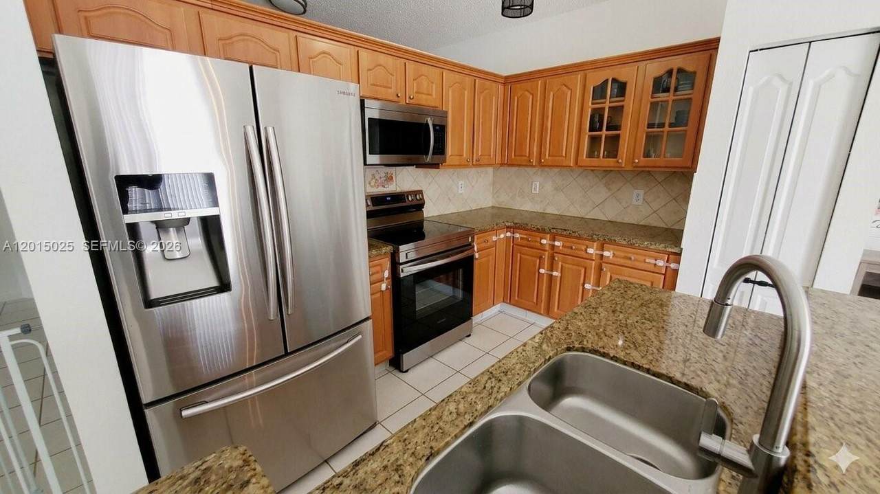 https://bt-photos.global.ssl.fastly.net/miami/1280_boomver_1_A12015025-2.jpg