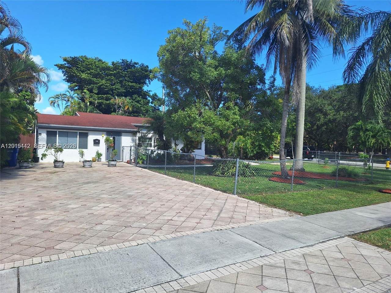 https://bt-photos.global.ssl.fastly.net/miami/1280_boomver_1_A12015412-2.jpg