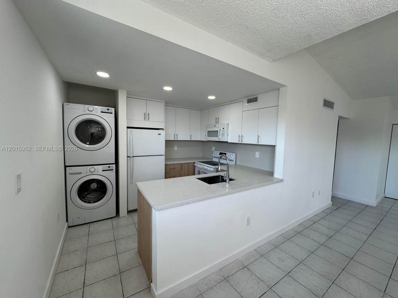 https://bt-photos.global.ssl.fastly.net/miami/1280_boomver_1_A12015962-2.jpg