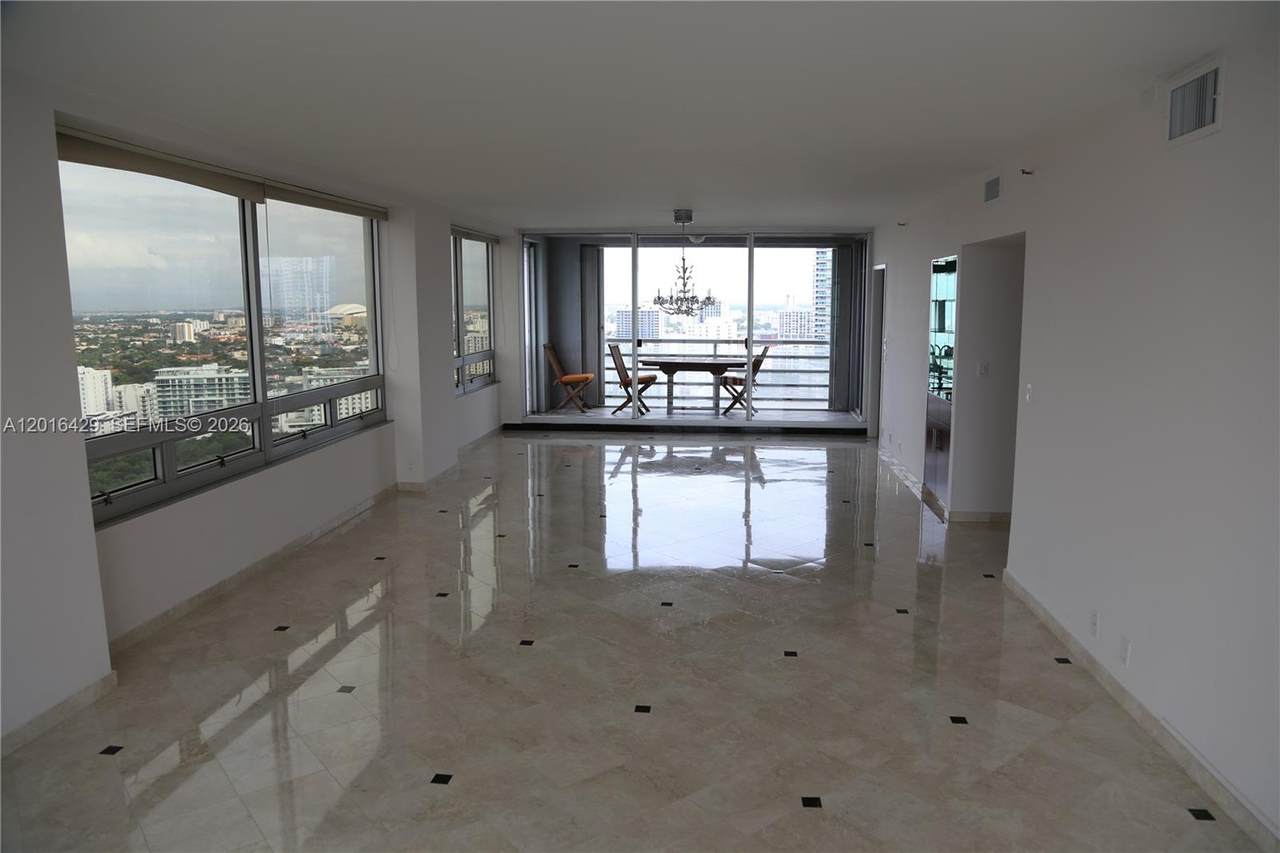 1541 Brickell Ave - Photo 1
