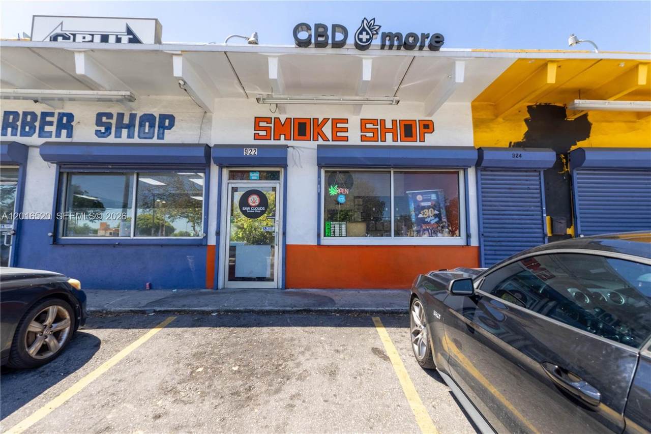922 Nw 36th St - Photo 1
