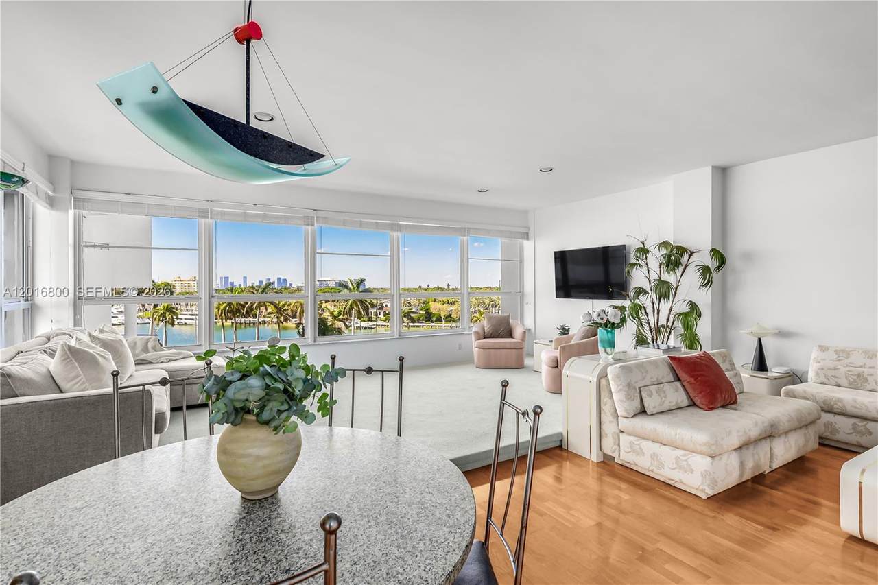 4925 Collins Ave - Photo 1