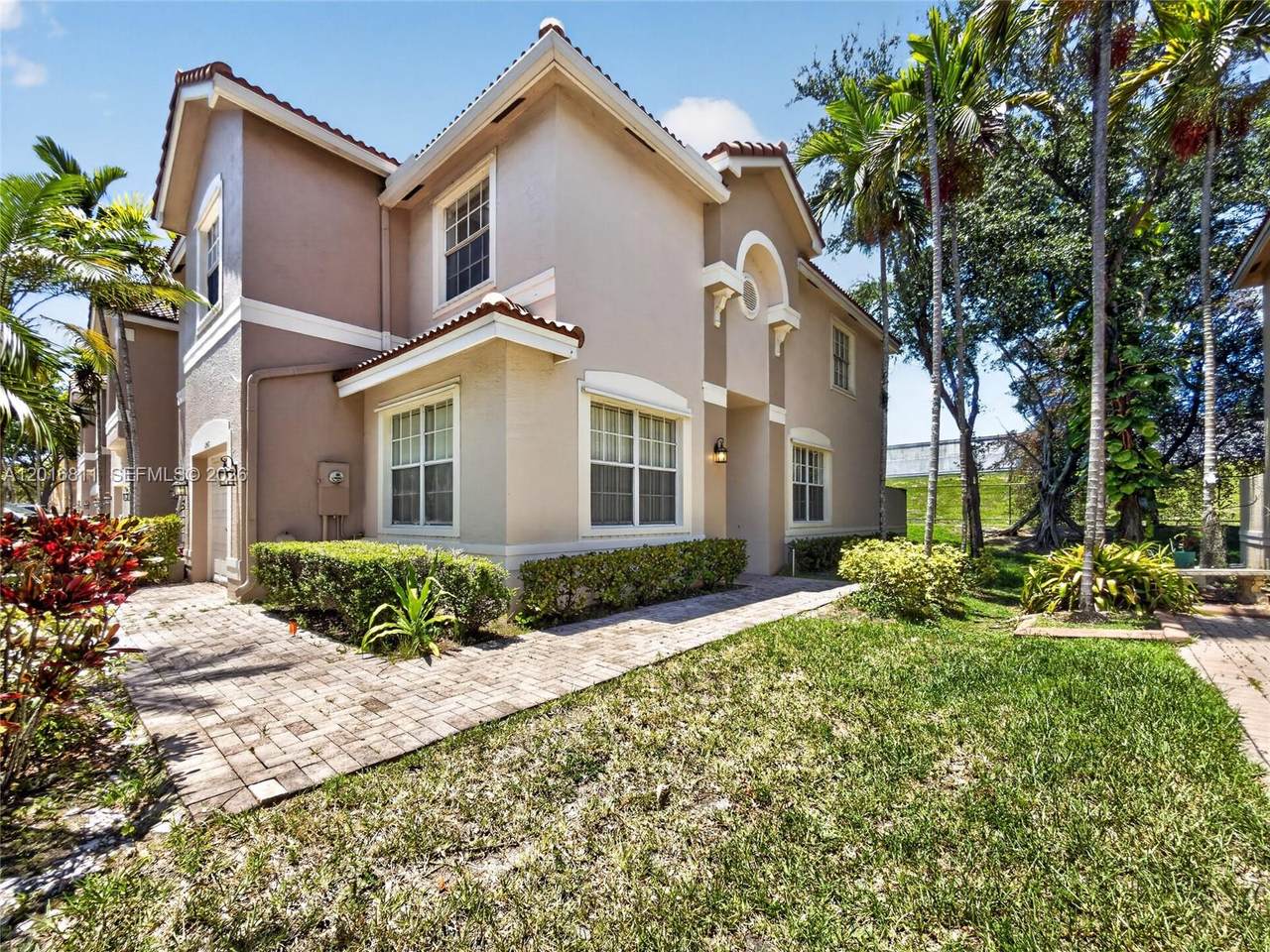 https://bt-photos.global.ssl.fastly.net/miami/1280_boomver_1_A12016811-2.jpg