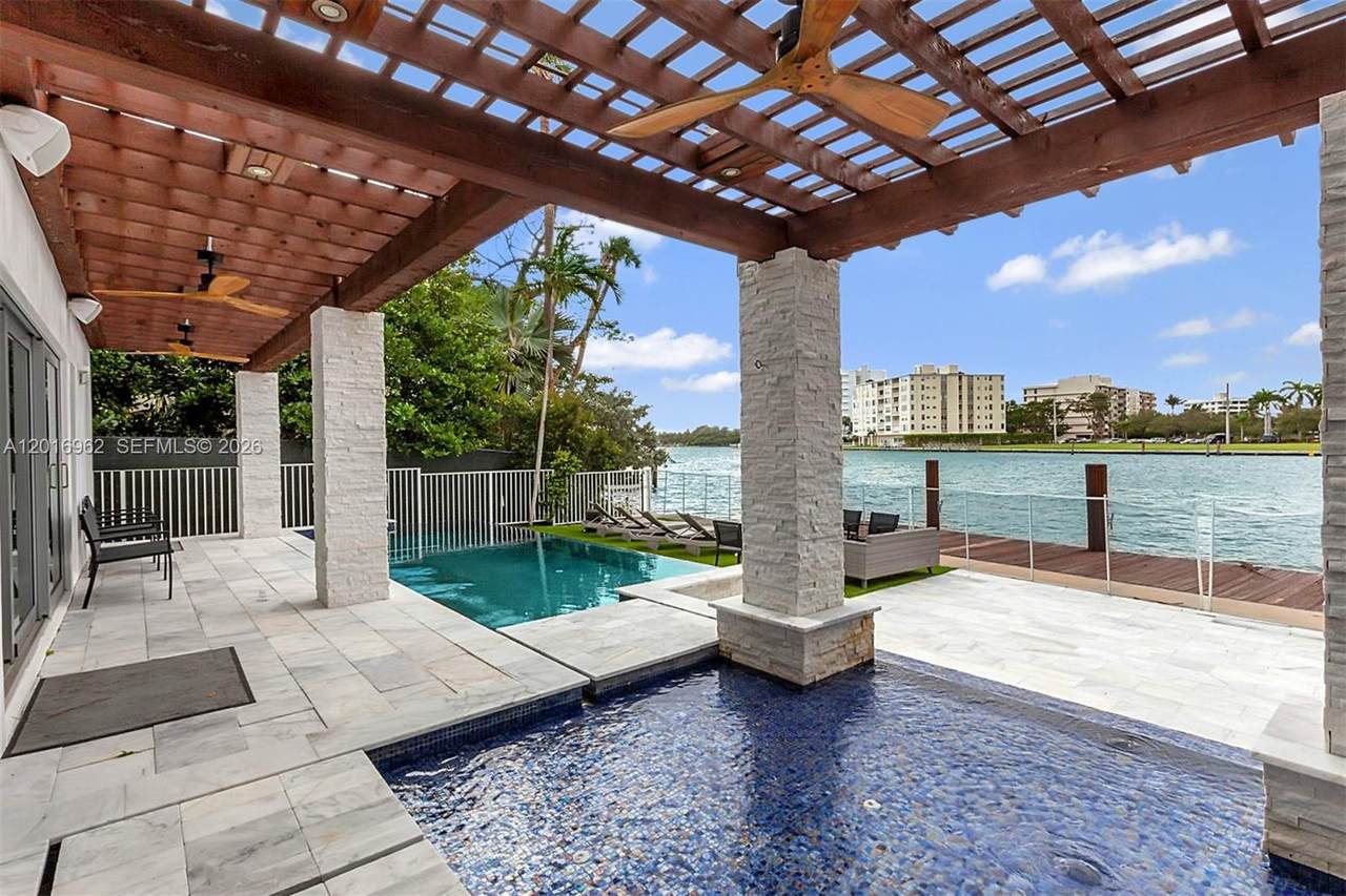 https://bt-photos.global.ssl.fastly.net/miami/1280_boomver_1_A12016962-2.jpg