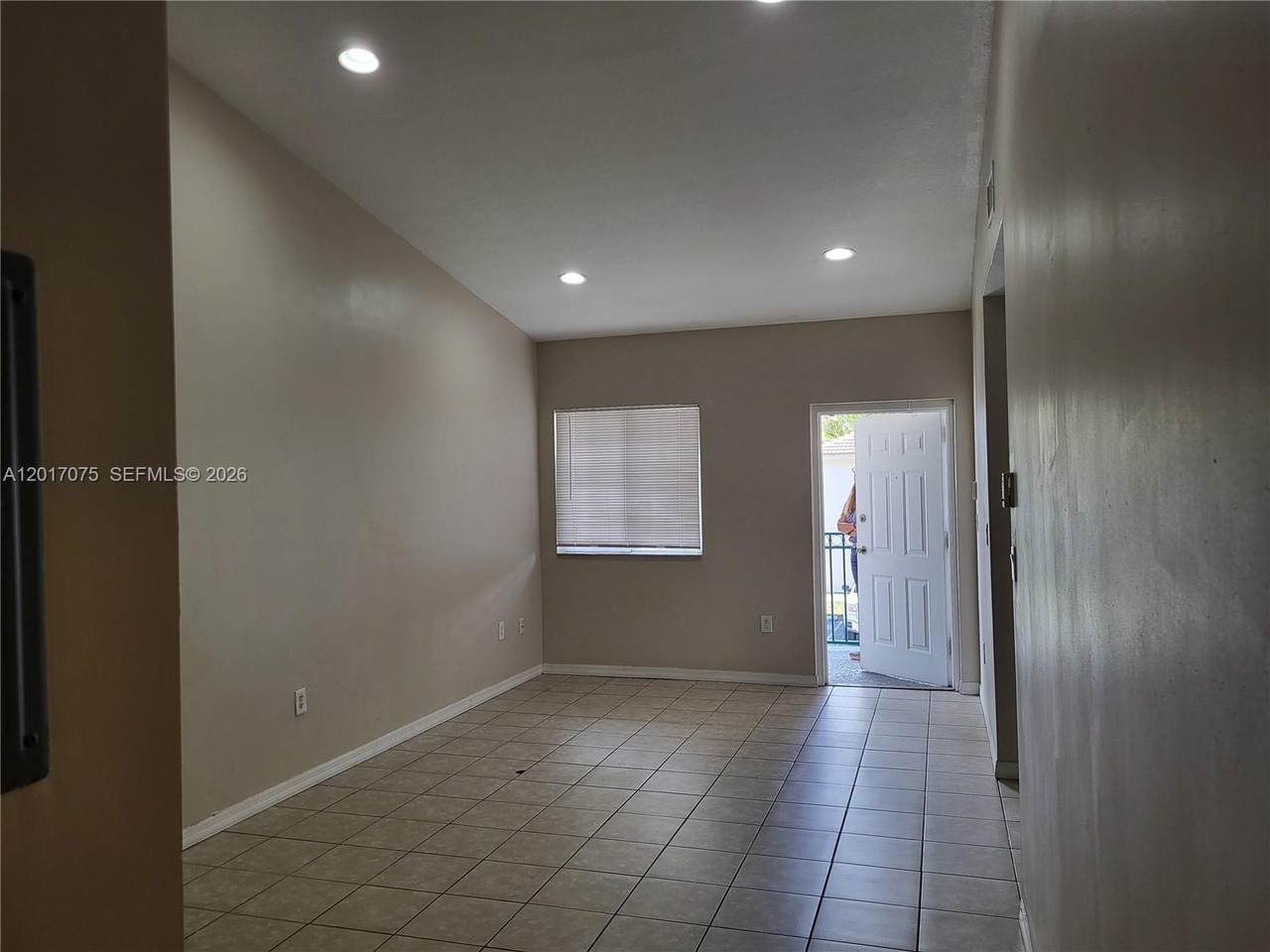 https://bt-photos.global.ssl.fastly.net/miami/1280_boomver_1_A12017075-2.jpg