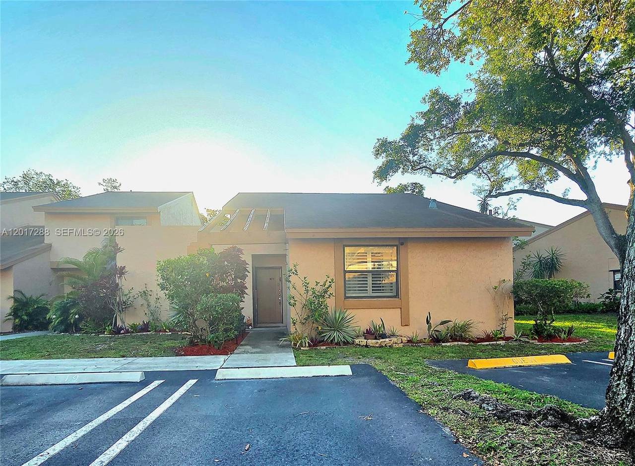 19 Chestnut Cir - Photo 1