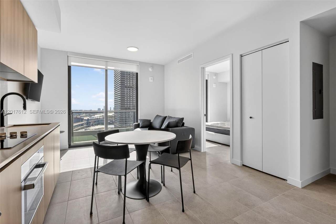 121 5th St - Photo 1