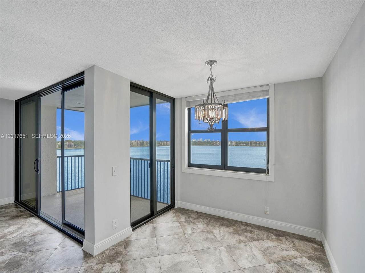 105 Lake Emerald Dr - Photo 1