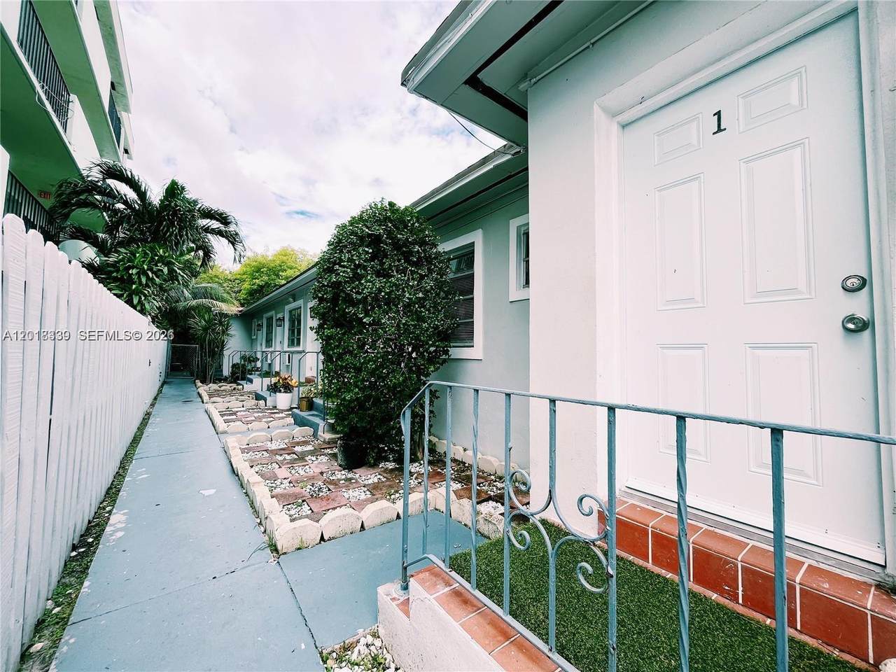 https://bt-photos.global.ssl.fastly.net/miami/1280_boomver_1_A12018339-2.jpg