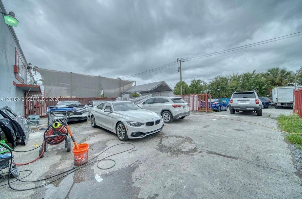https://bt-photos.global.ssl.fastly.net/miami/1280_boomver_1_A12018342-2.jpg