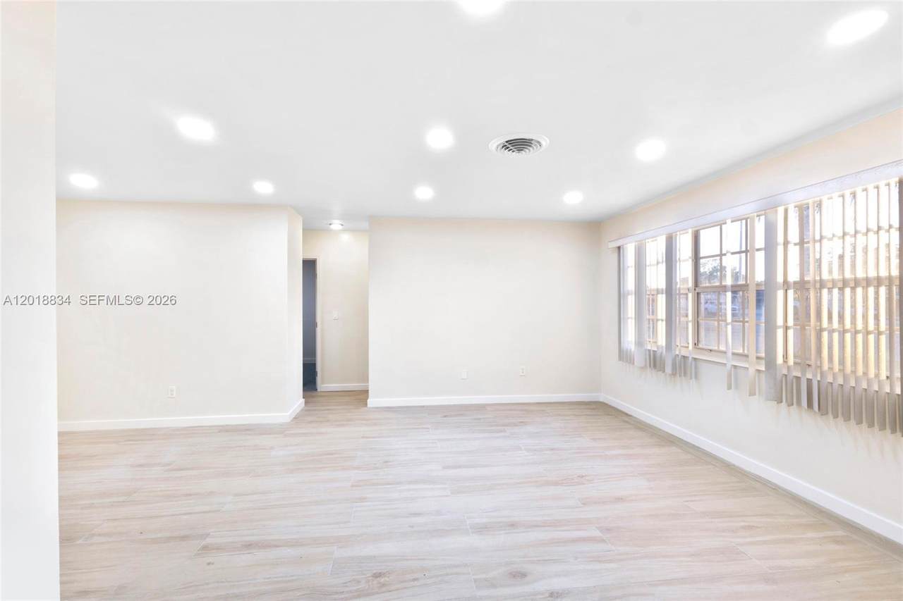 https://bt-photos.global.ssl.fastly.net/miami/1280_boomver_1_A12018834-2.jpg