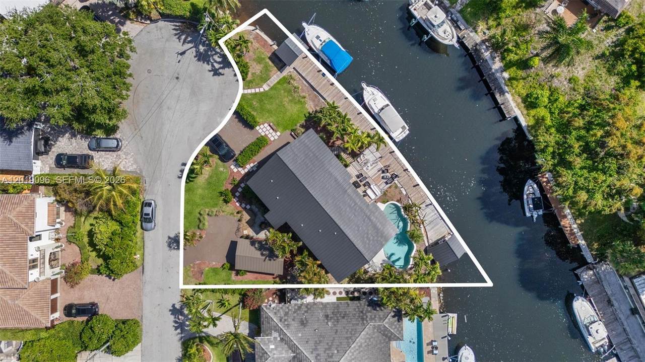 https://bt-photos.global.ssl.fastly.net/miami/1280_boomver_1_A12019096-2.jpg