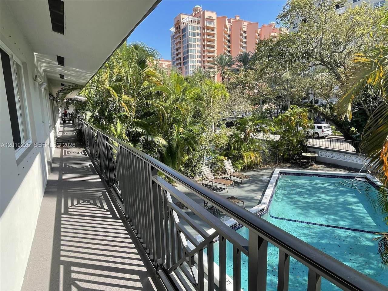 95 Edgewater Dr - Photo 1