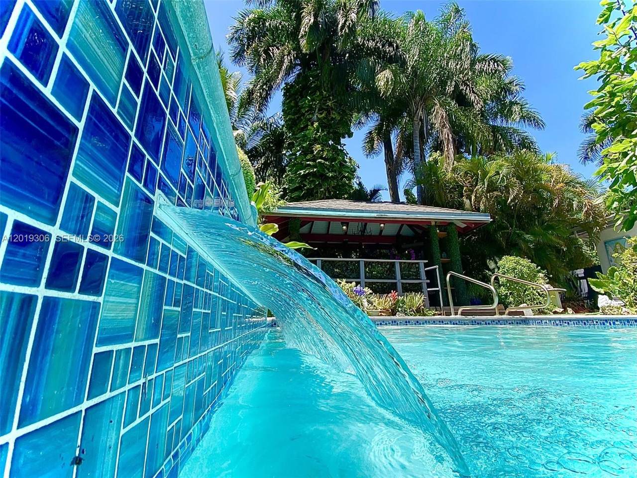 https://bt-photos.global.ssl.fastly.net/miami/1280_boomver_1_A12019306-2.jpg