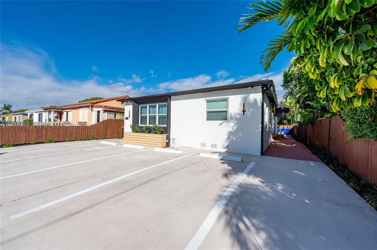 https://bt-photos.global.ssl.fastly.net/miami/1280_boomver_1_A12019357-2.jpg