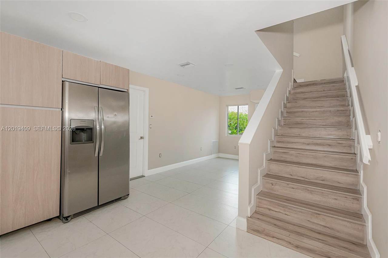 https://bt-photos.global.ssl.fastly.net/miami/1280_boomver_1_A12019409-2.jpg