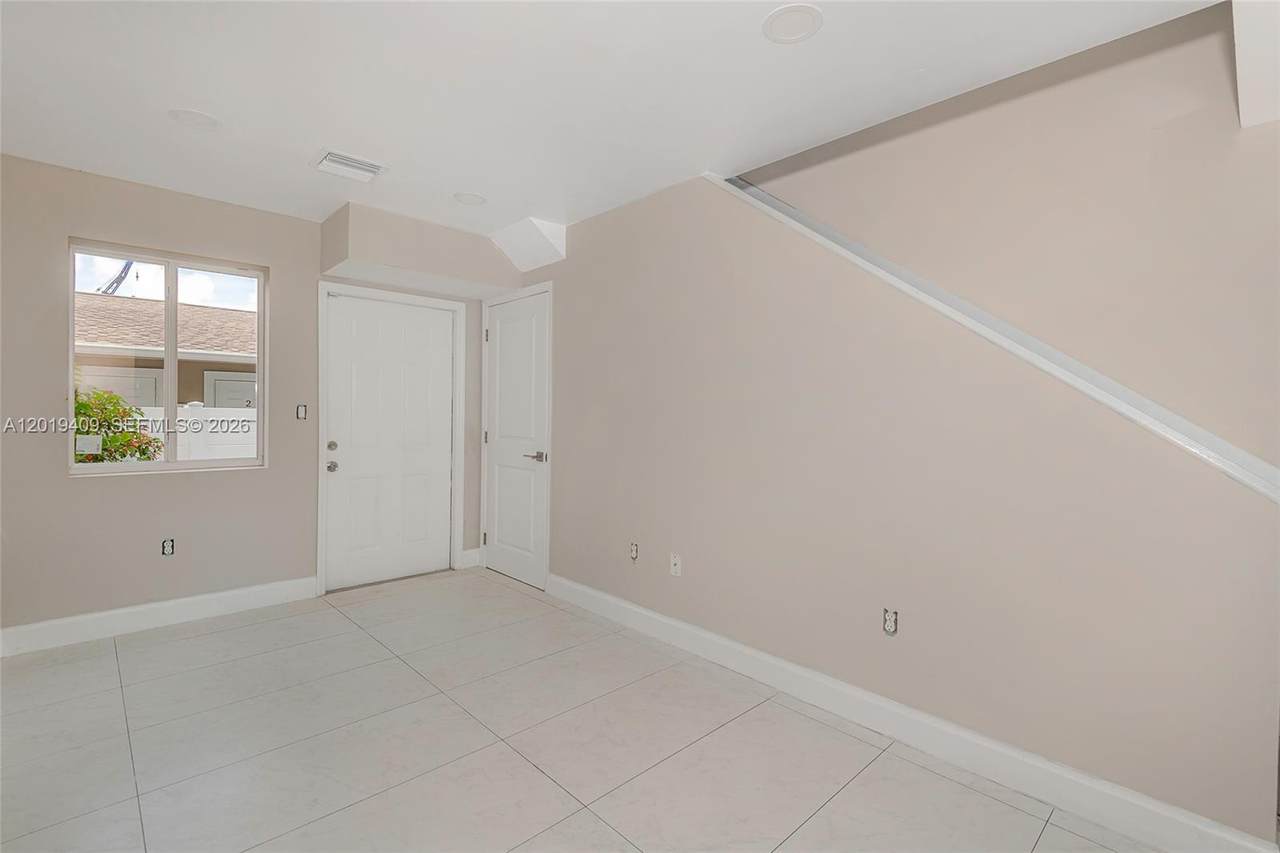 https://bt-photos.global.ssl.fastly.net/miami/1280_boomver_1_A12019409-2.jpg