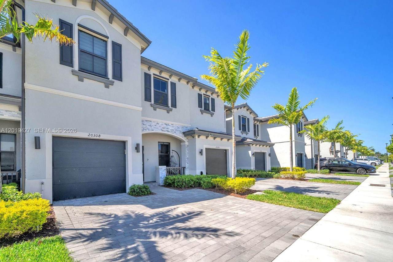 20308 6th Pl - Photo 1
